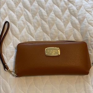michael kors wallet BRAND NEW